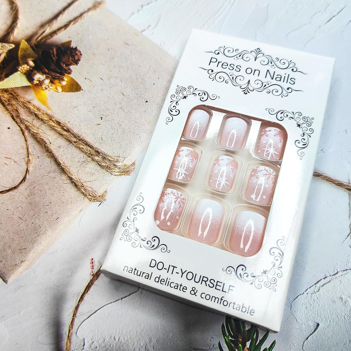Christmas Press on Nails Short Square Fake Nails with White Snowflake Designs Glossy Gradient Winter Xmas Acrylic Nails Nude White Ombre Full Cover False Nails for Women Girls Manicure 24Pcs