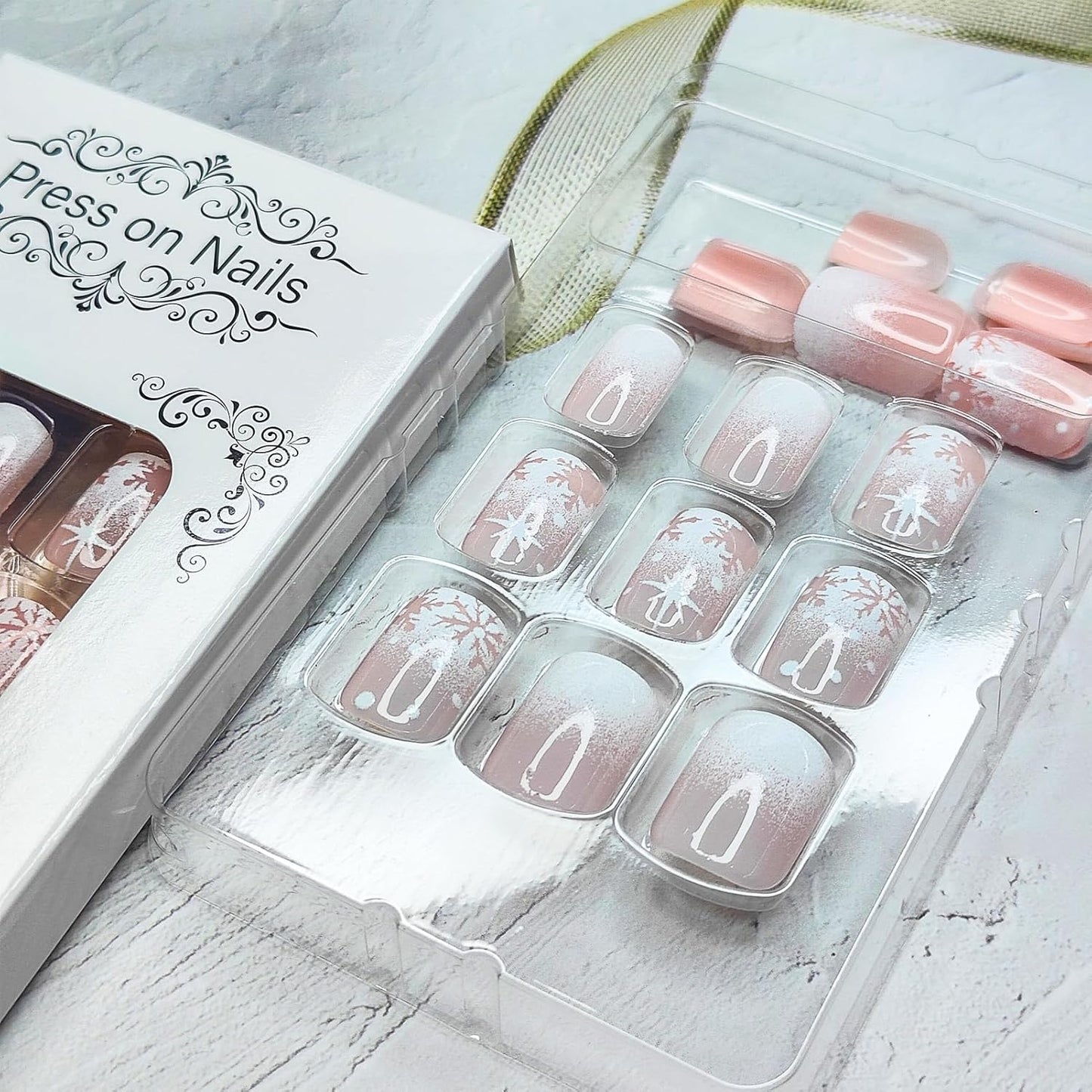 Christmas Press on Nails Short Square Fake Nails with White Snowflake Designs Glossy Gradient Winter Xmas Acrylic Nails Nude White Ombre Full Cover False Nails for Women Girls Manicure 24Pcs