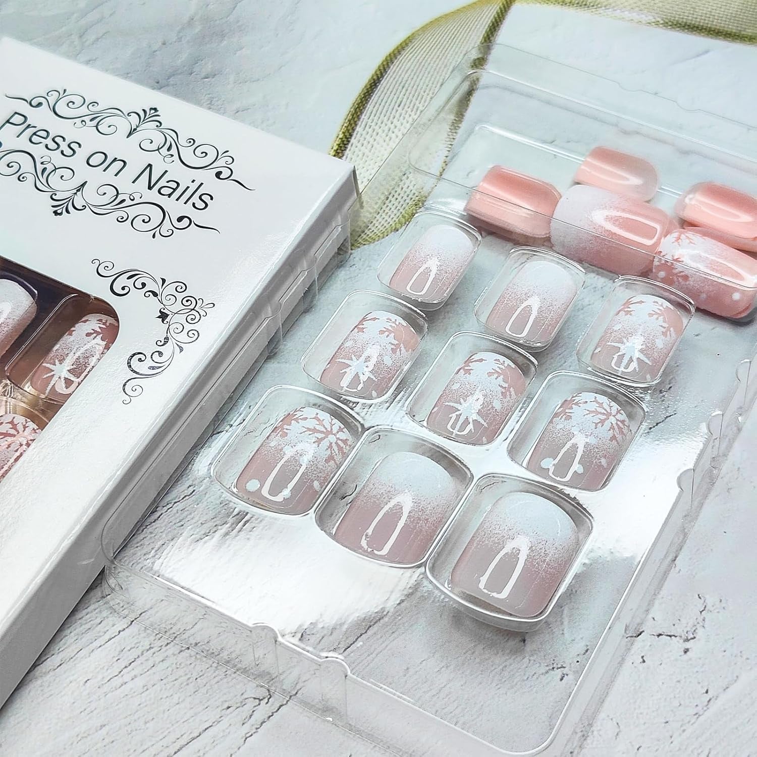 Christmas Press on Nails Short Square Fake Nails with White Snowflake Designs Glossy Gradient Winter Xmas Acrylic Nails Nude White Ombre Full Cover False Nails for Women Girls Manicure 24Pcs